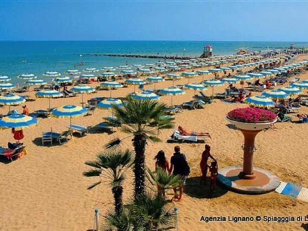 Lignano Comfort Lignano Sabbiadoro Exterior photo